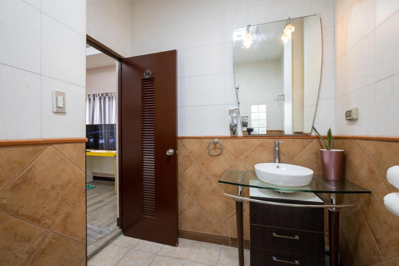 Casa Heradurra Uno/Dos Манила Экстерьер фото